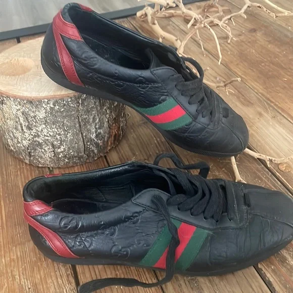 Gucci woman’s black sneakers used with ware - Picture 1 of 8